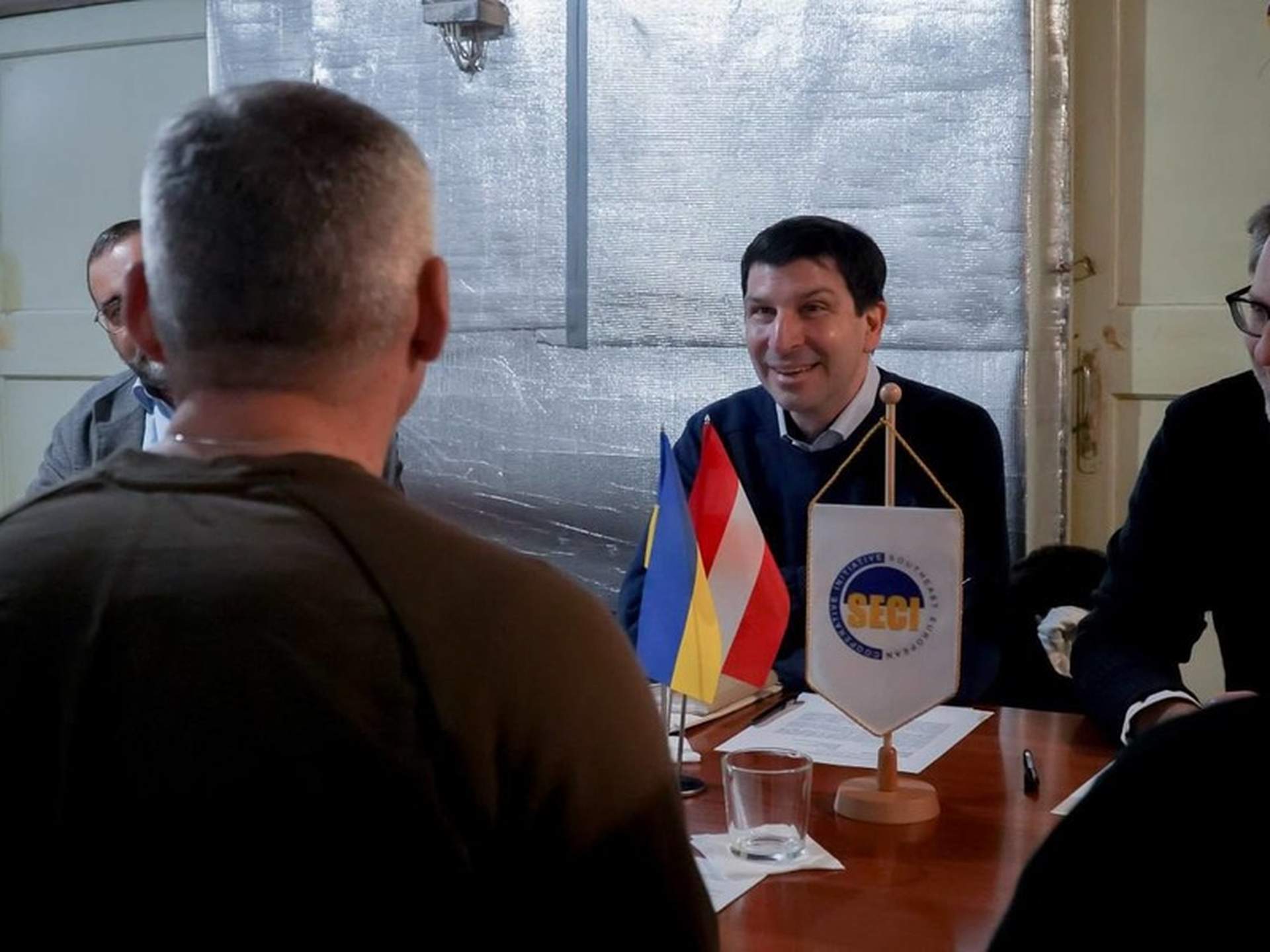 Посол Австрії відвідав Миколаїв та передав генератори для освітян