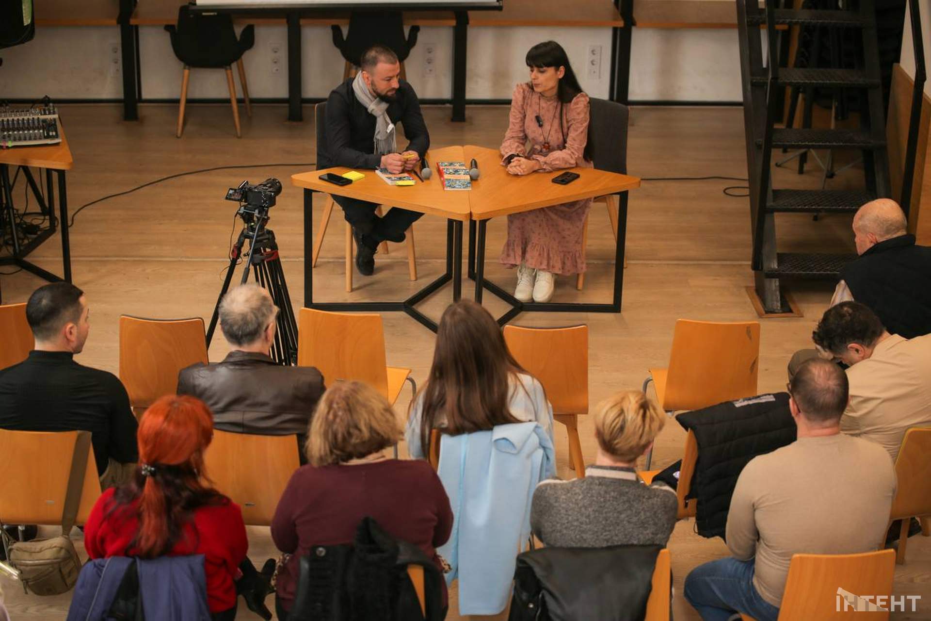 Одеситам презентували книгу редакторки Інтента, присвячену кримським татарам