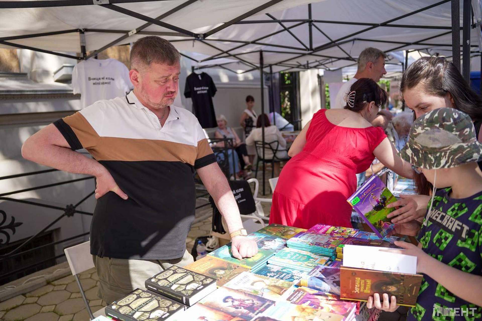 Одеська бібліотека прийняла ювілейну виставку-форум "Українська книга на Одещині"