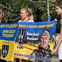 Миколаївці зустріли двох воїнів, звільнених із полону