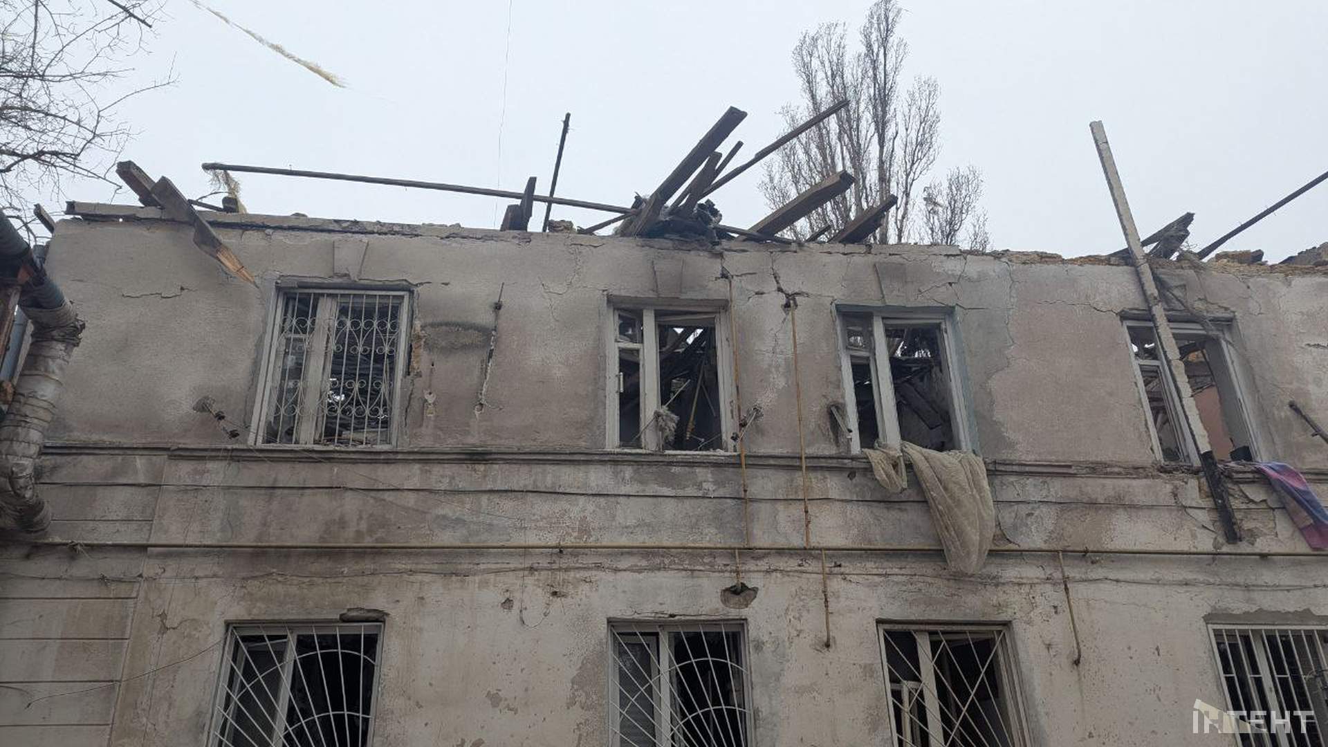 В  Одесі через ворожу атаку постраждали 20 будинків та поранено двох містян