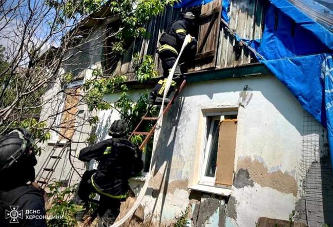 Наслідки обстрілу. Фото: ДСНС України в Херсонській області