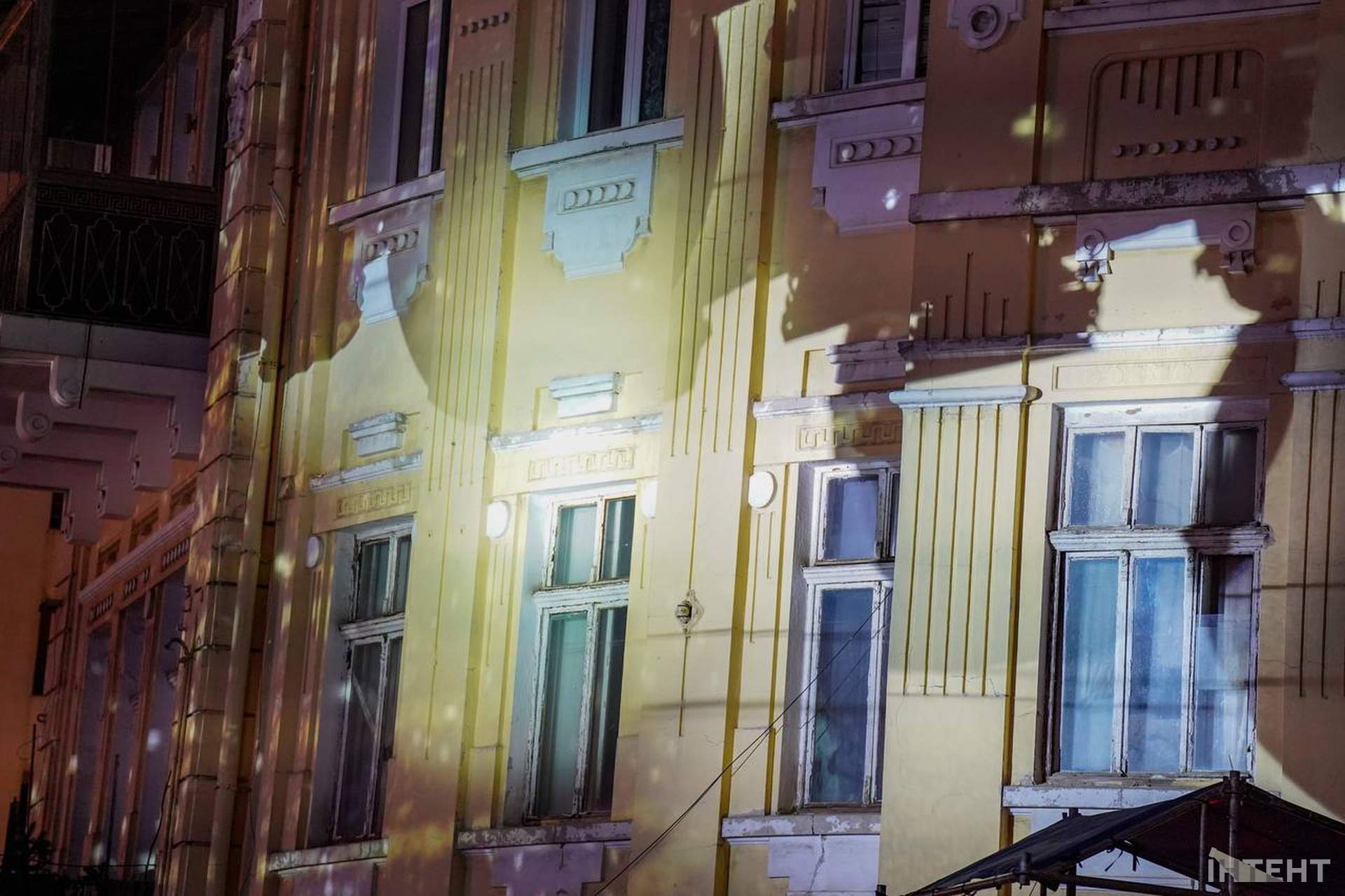 В Одесі запалили головну новорічну ялинку міста