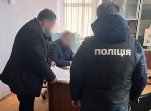 Директора лікарні на Одещині звинуватили в розкраданні грошей