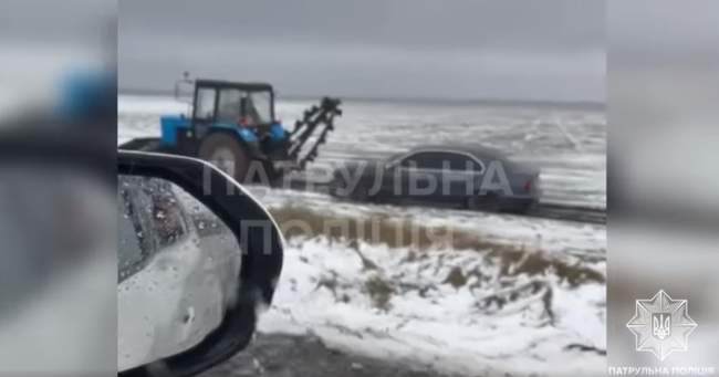 Фото: скріншот відео патрульної поліції Херсонської області