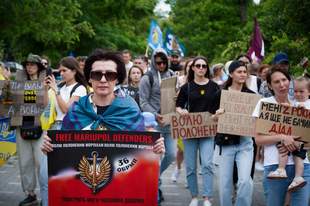 Миколаївці зібрались на акції для підтримки військовополонених