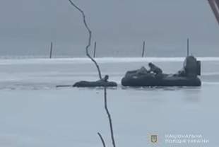 На Одещині троє дітей провалилися під кригу