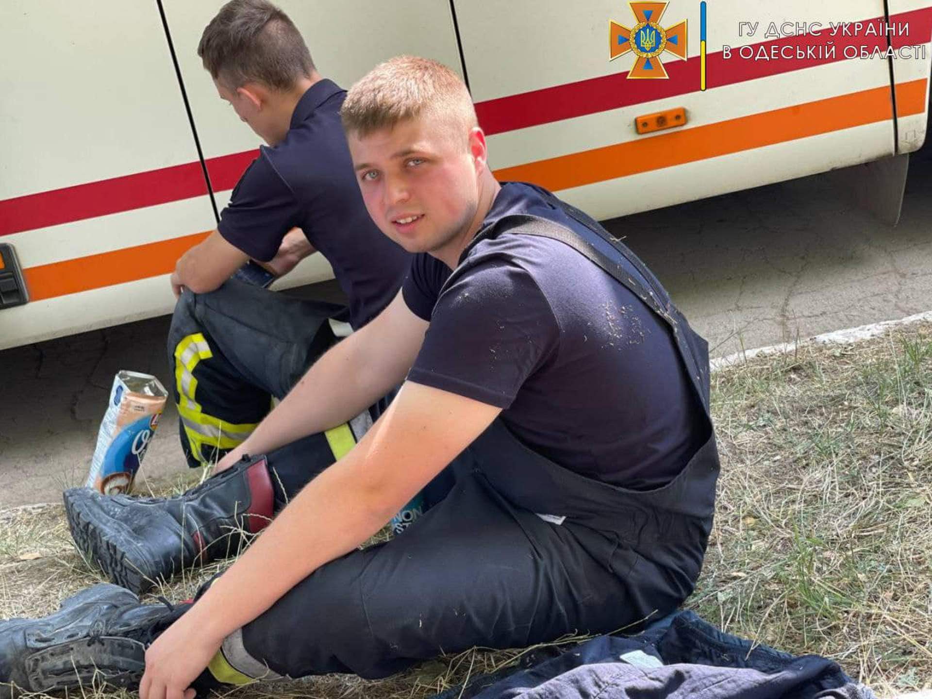 У Сергіївці на Одещині після ракетного обстрілу продовжують розбирати завали