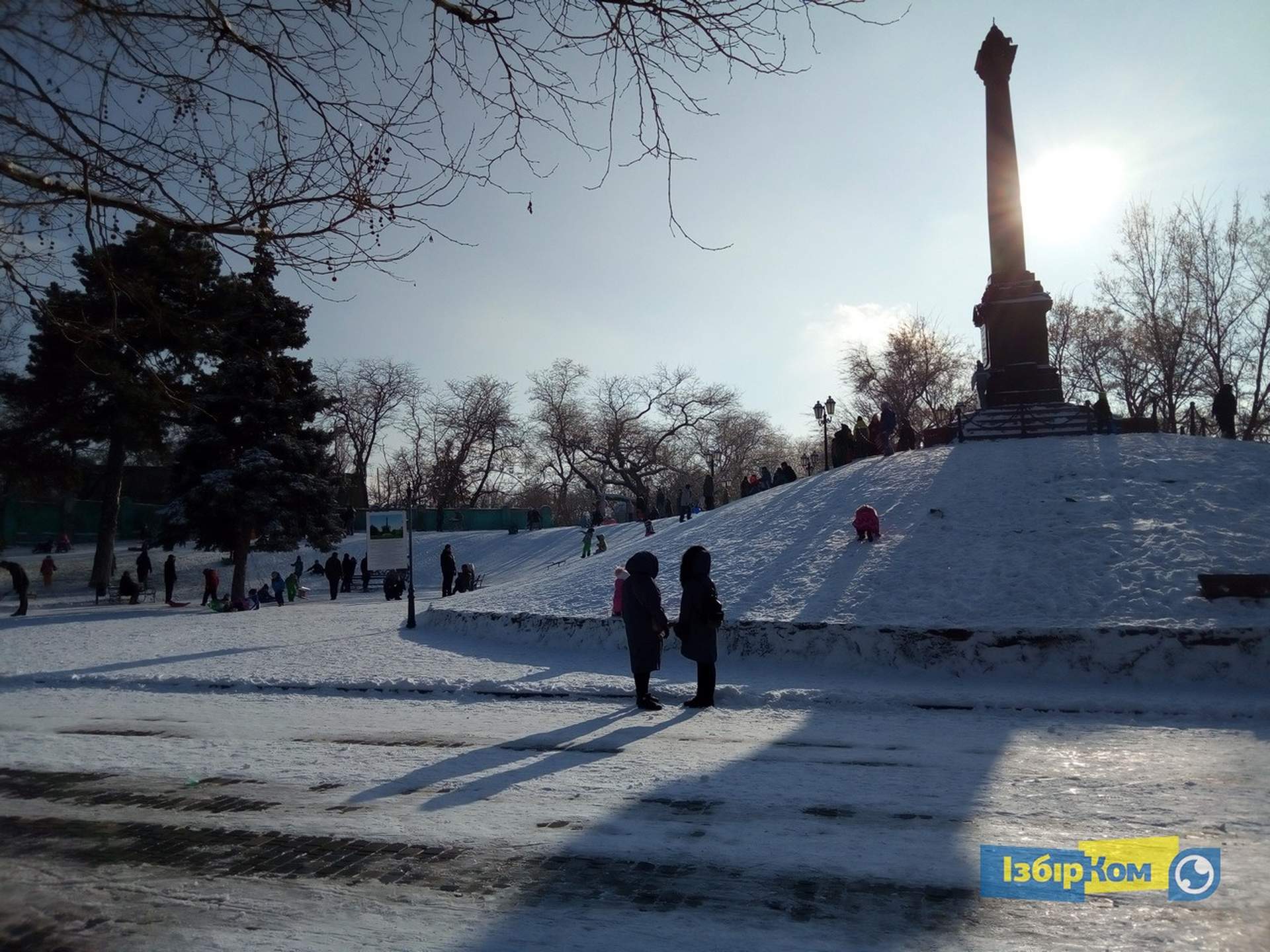 Снег в Одессе: катание на санках и прогулки к морю