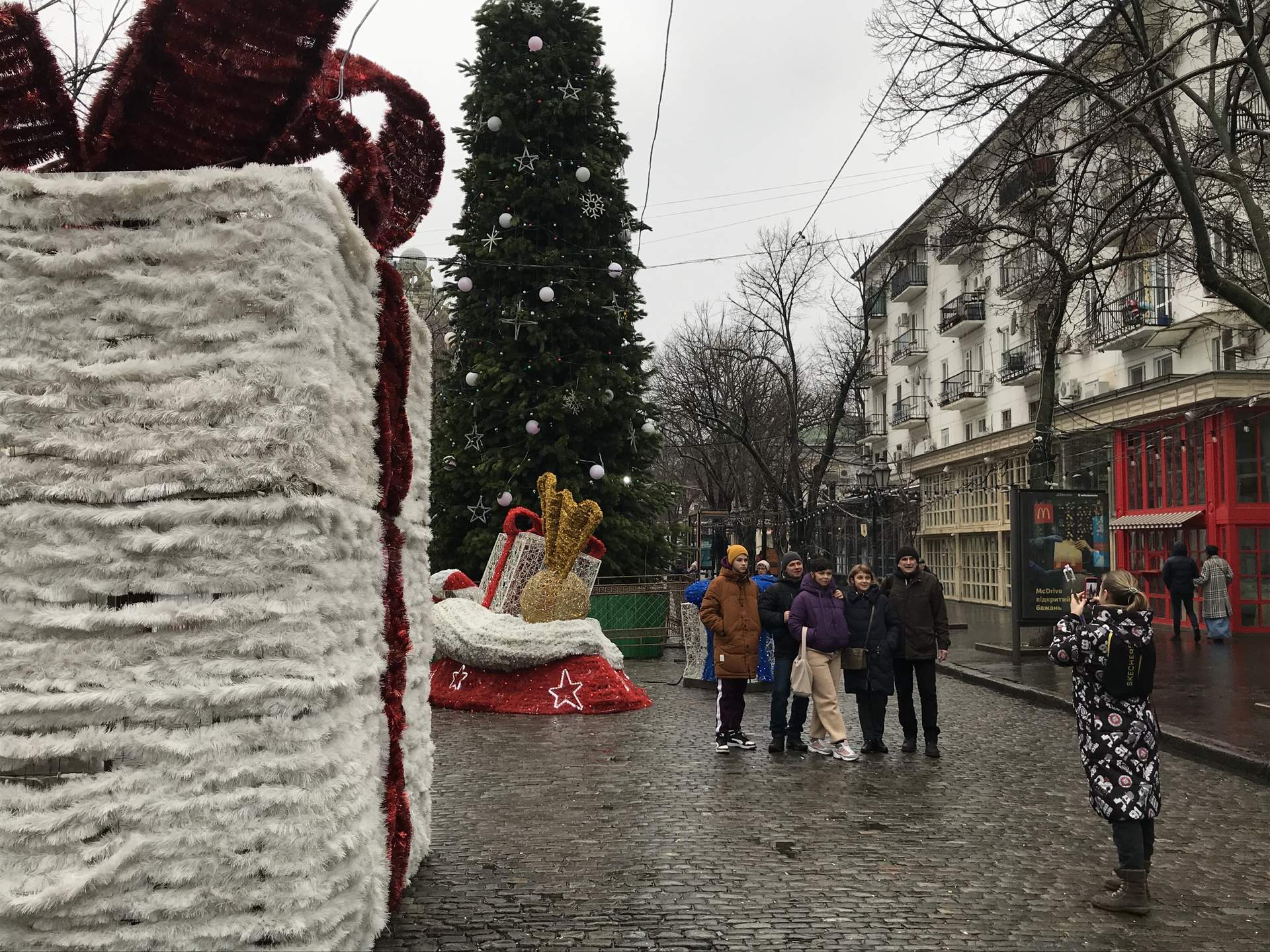 Тепле Різдво: як виглядає головна вулиця Одеси в святковий день