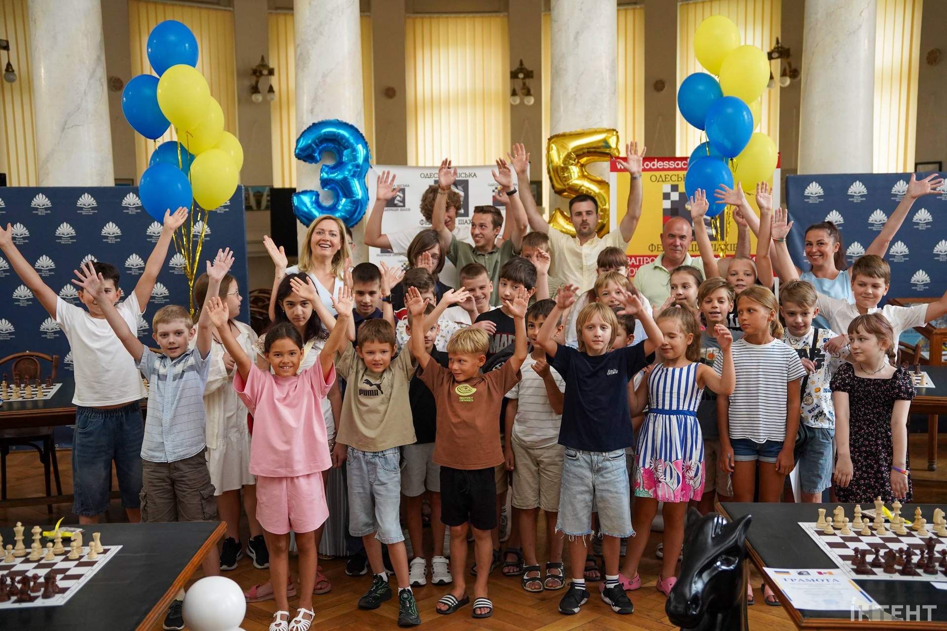 Дворазова чемпіонка Європи зіграла в Одесі одночасно на 35 шахівницях