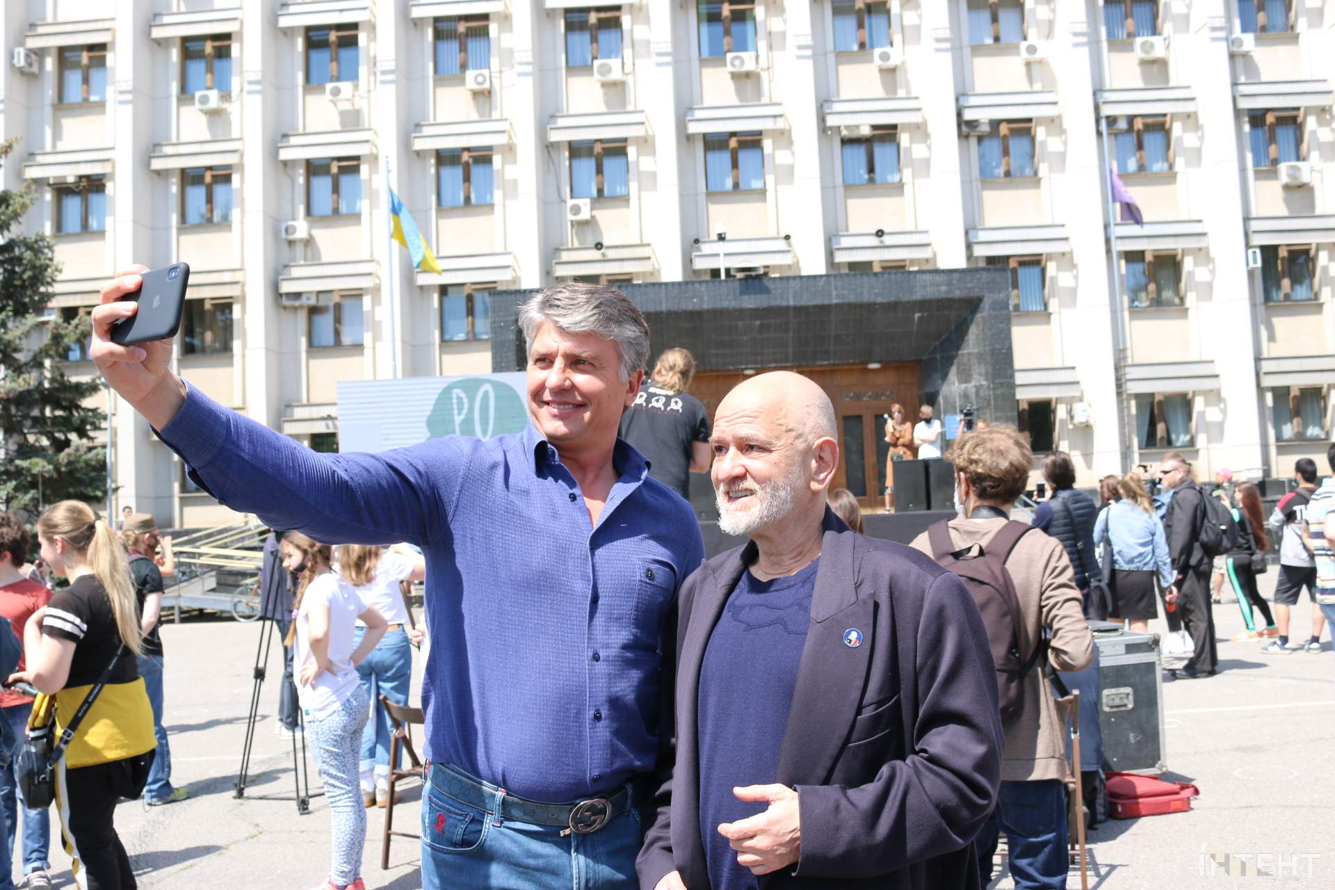 Ро наш Бро: одесити вийшли під стіни облради на підтримку Ройтбурда
