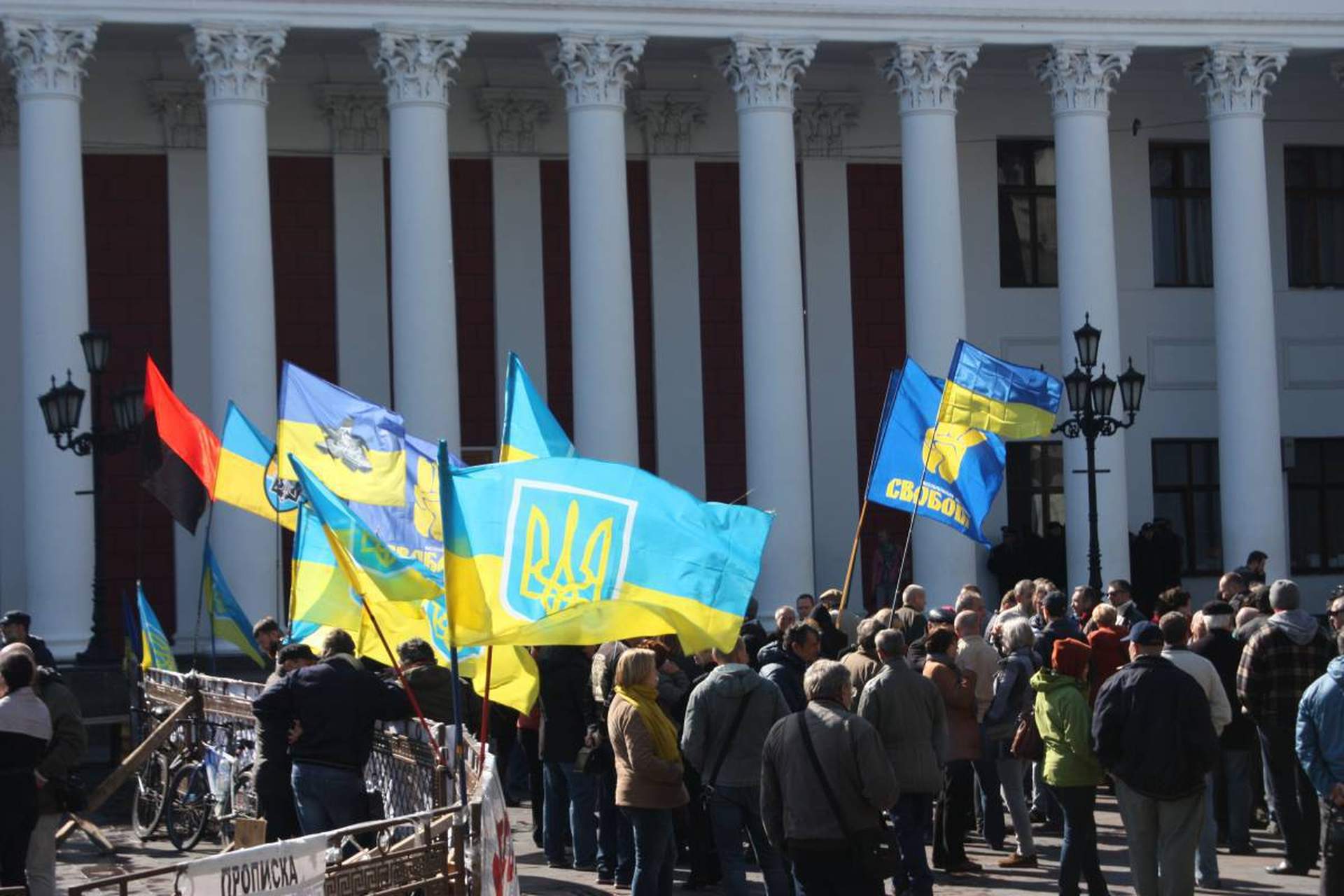 Сессия Одесского горсовета: "майдан" и переполненный зал