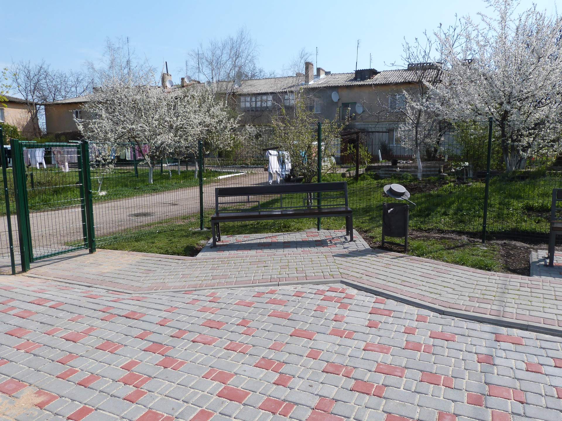 У Доброславі відкрили дитячий майданчик
