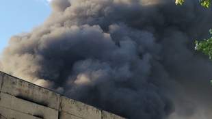 Ранковий обстріл: російська ракета влучила у склад в Одесі (оновлено)