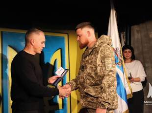 У Миколаєві нагородили військових та волонтерів за оборону міста