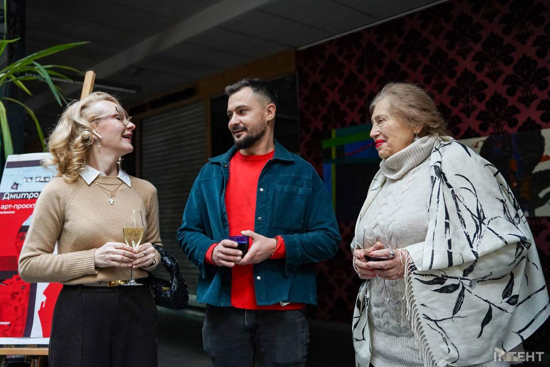 Виставка у день народження одеського художника відкрилася в темряві