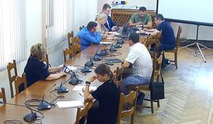 Комиссия по вопросам здравоохранения утвердила уменьшение расходов по программе здравоохранения