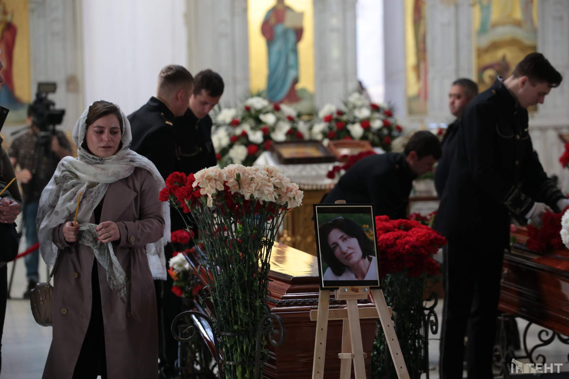 В Одесі попрощалися із вбитими російською ракетою немовлям, його мамою та бабусею