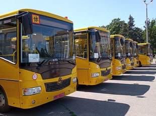 Одеська ОВА передала громадам першу партію автобусів за 82 мільйони
