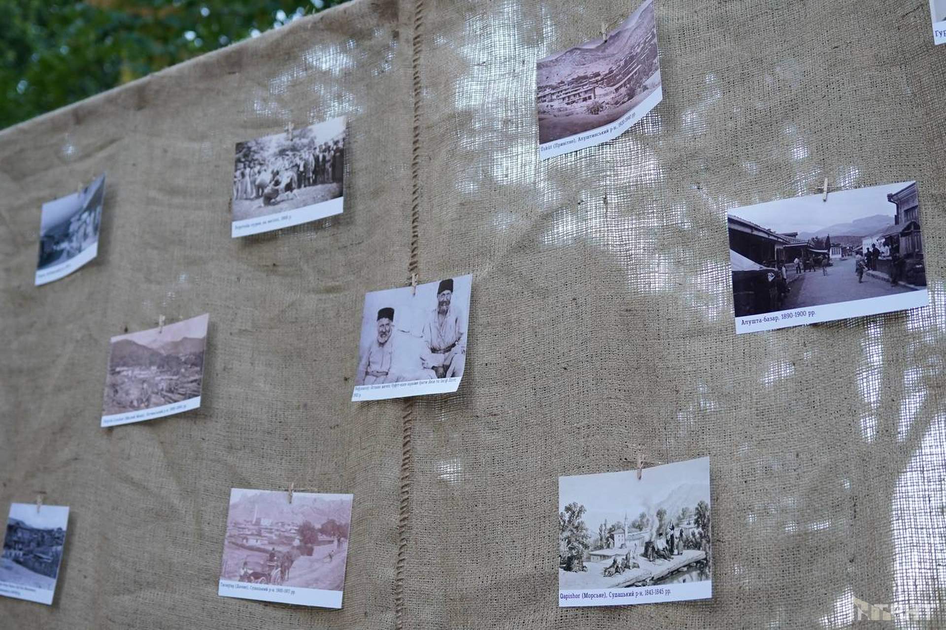 У сквері Челебіджіхана в Одесі встановили пам'ятну табличку на його честь