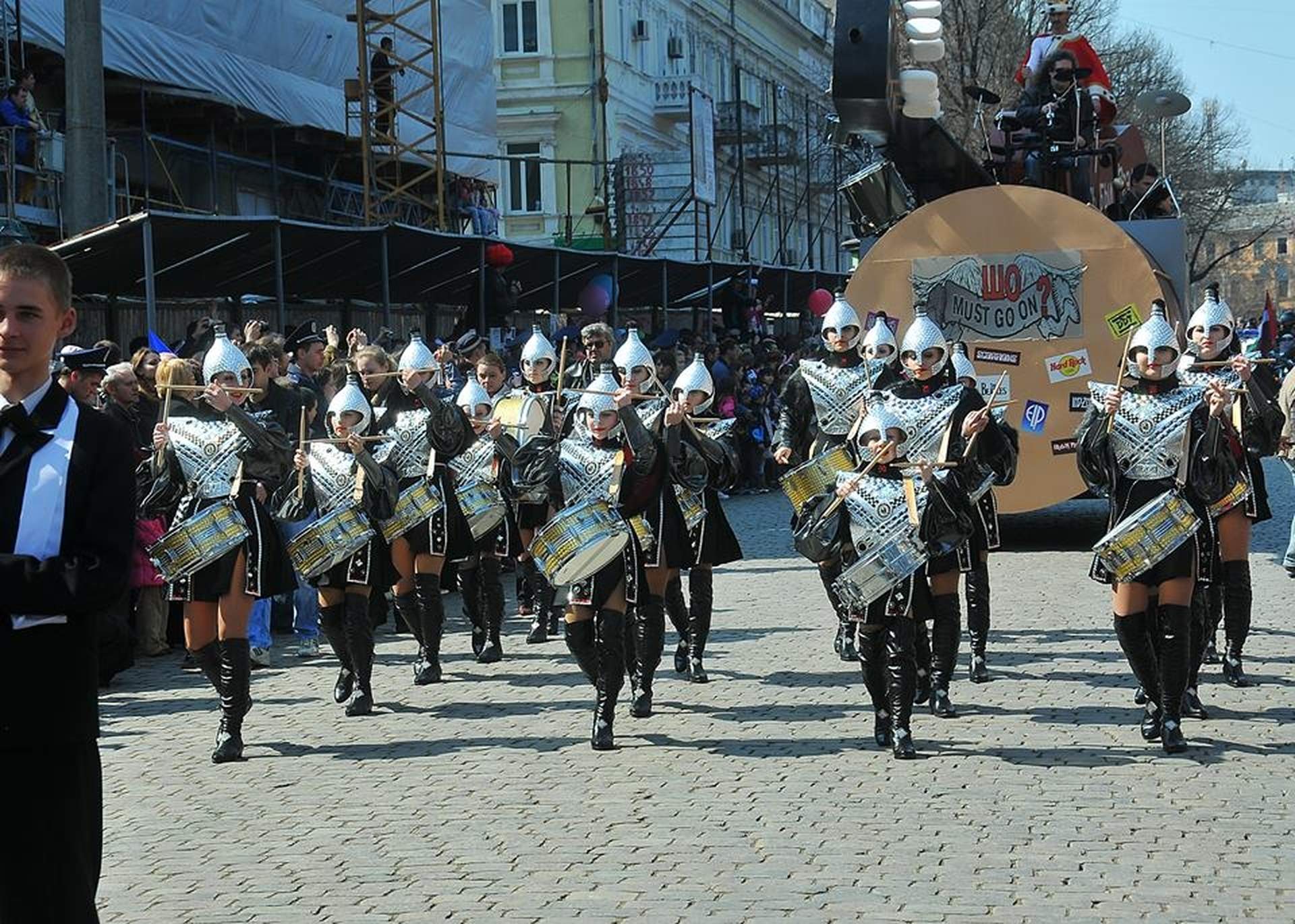 1 апреля в Одессе: Юморина и безмолвный митинг