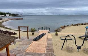 Одеський пляж "Дельфін" закрили для цивільних