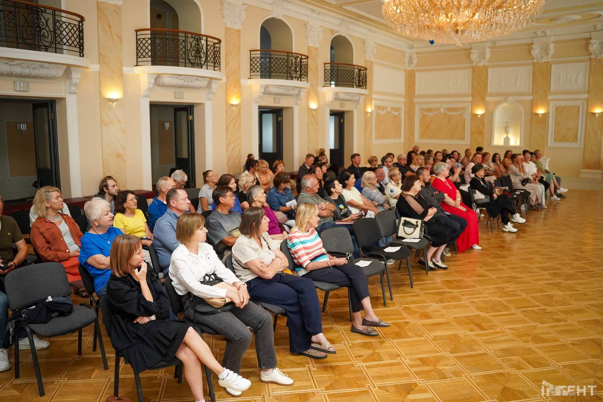 Юрій Луценко представив в Одесі свою першу книгу про війну