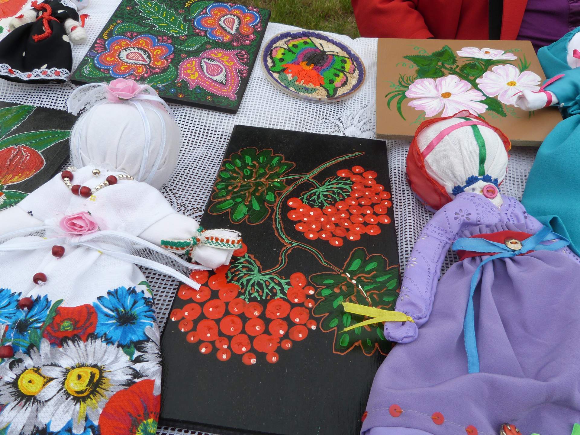 Під час фестивалю вуличного мистецтва у Доброславі відкрили металеву "перлинку"