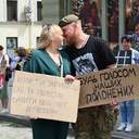 Двоє колишніх полонених відмітили річниці звільнення на акції в Одесі