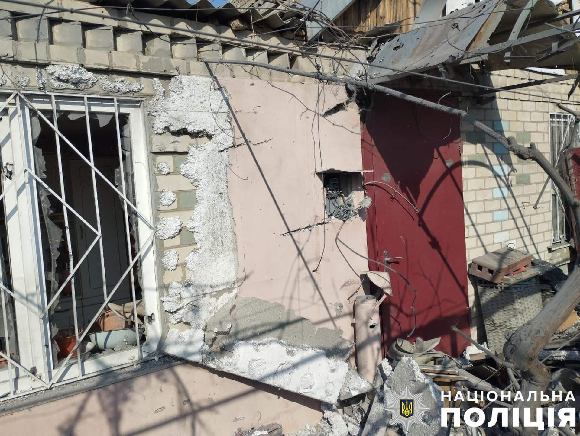 Поранено людину: російські війська продовжують гатити по Херсону
