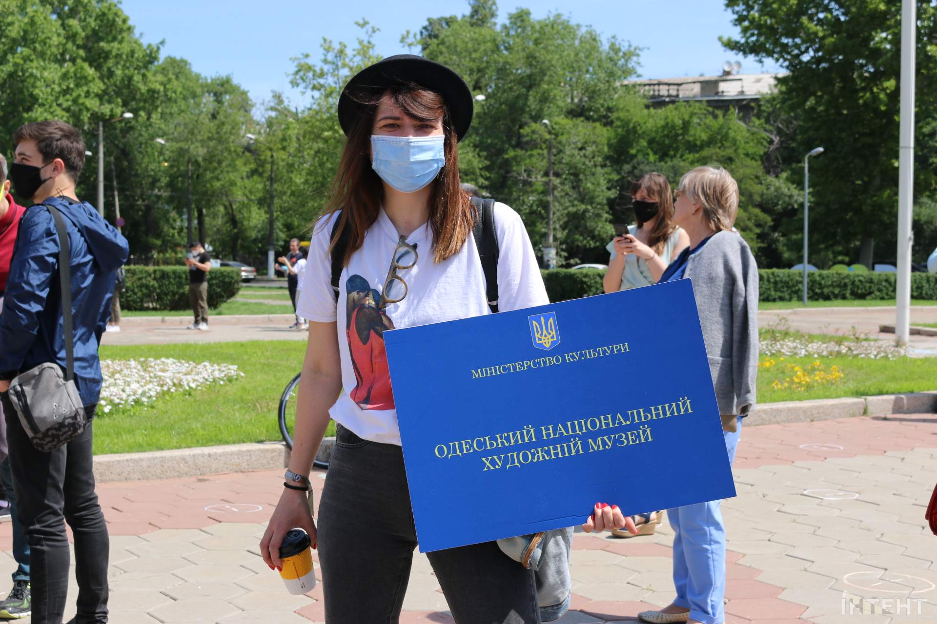 Ро наш Бро: одесити вийшли під стіни облради на підтримку Ройтбурда