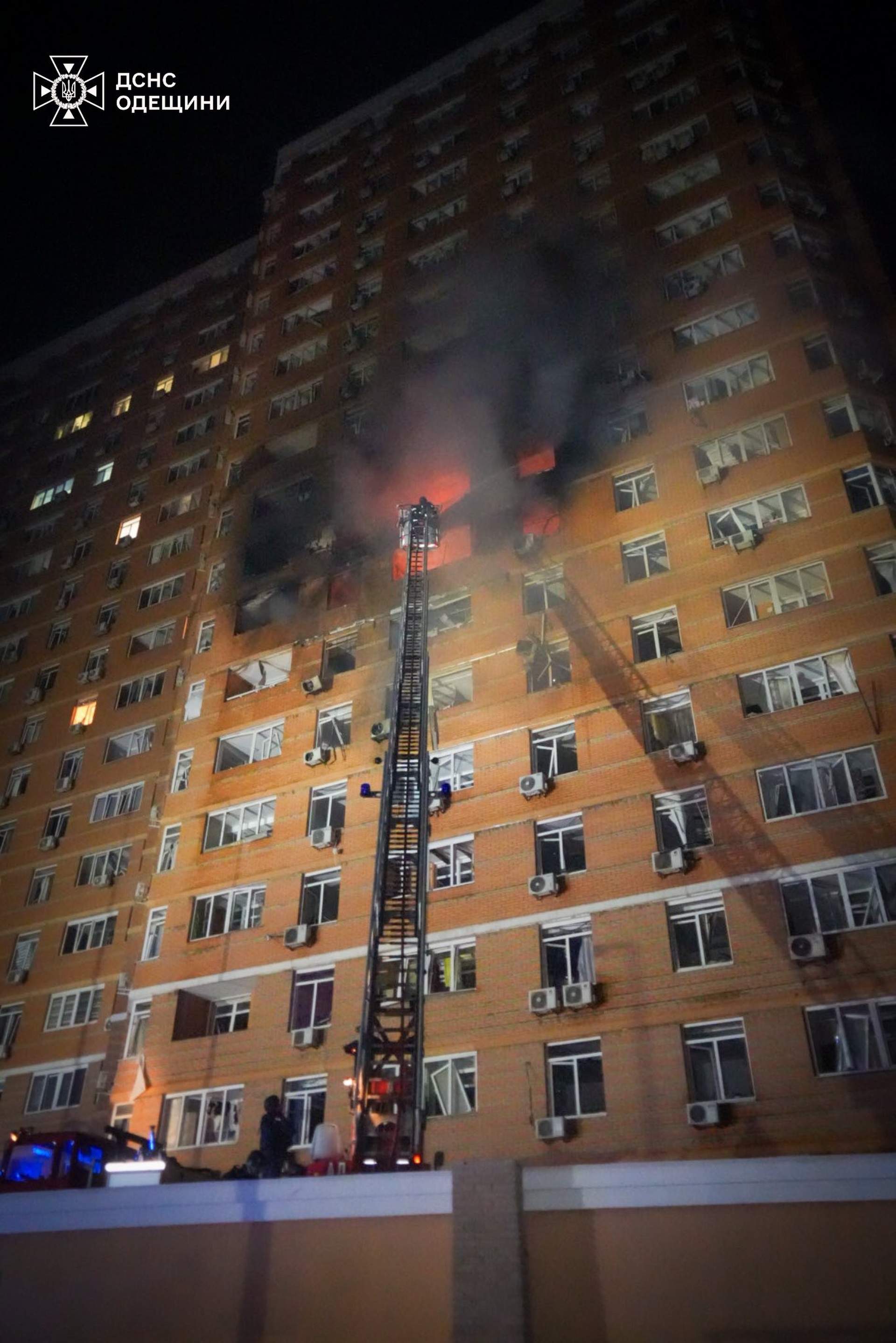 Рятувальники дістали з-під завалів двох загиблих від російської атаки