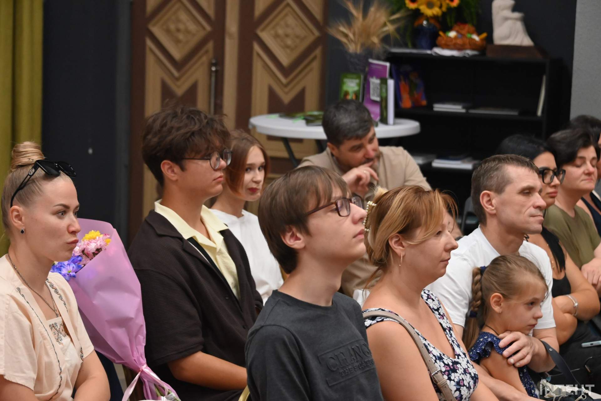 Ветеранка презентувала в Одесі присвячену загиблому на війні батькові книгу