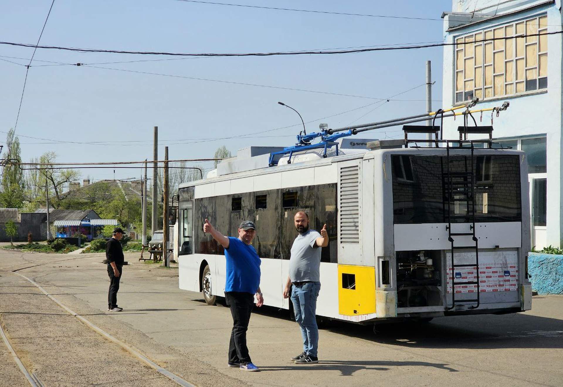 У Миколаєві дали нове життя громадському транспорту, який пошкодили окупанти
