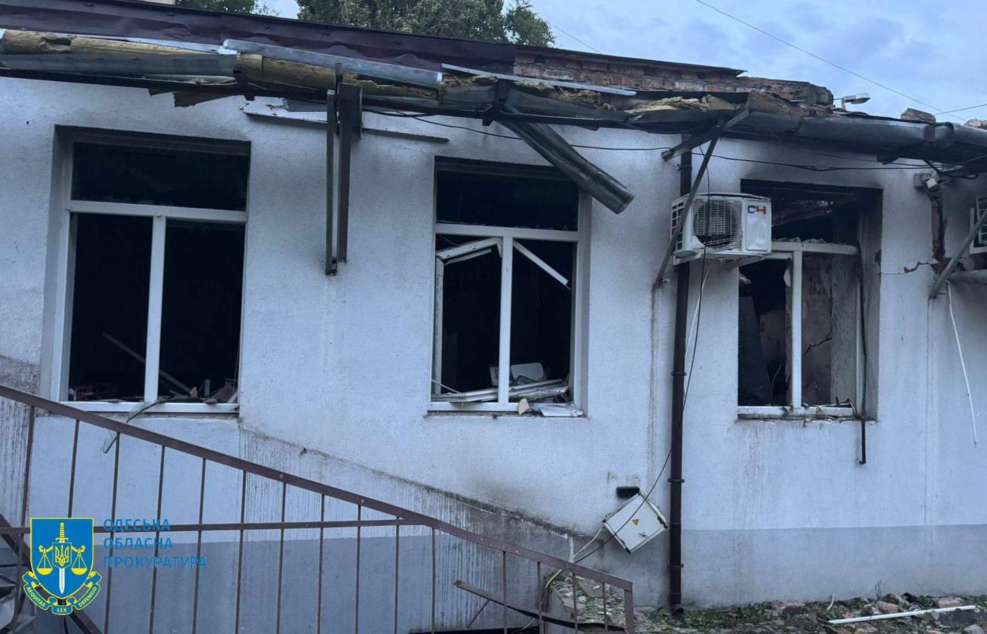 Вночі росіяни вбили в Одесі двох людей й поцілили в пологовий будинок