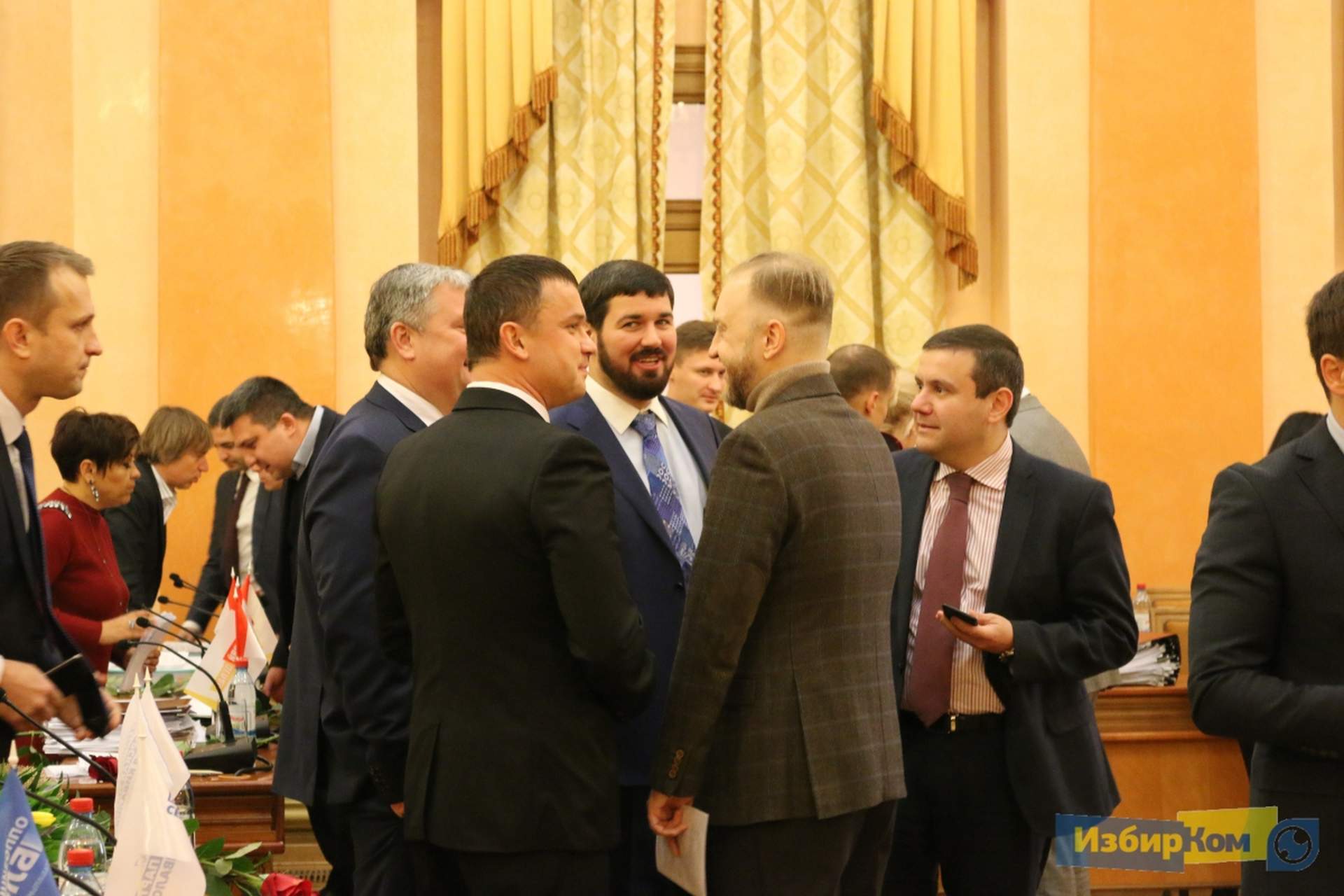 Сессия Одесского городского совета: розы депутатам и более ста вопросов повестки дня