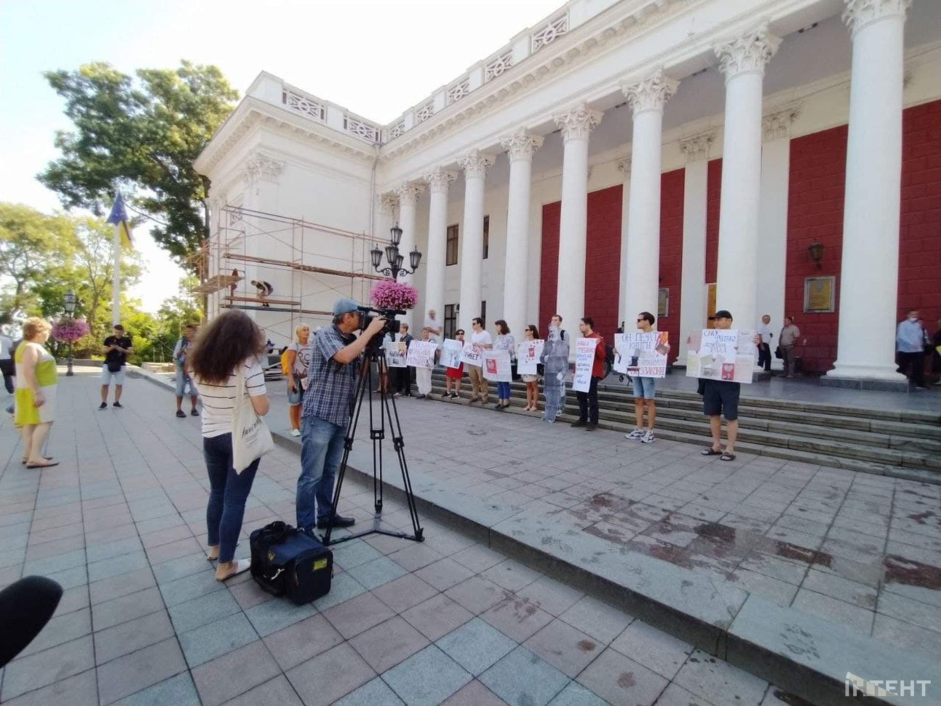 Протест під будівлею мерії через знесення друкарні Фесенка
