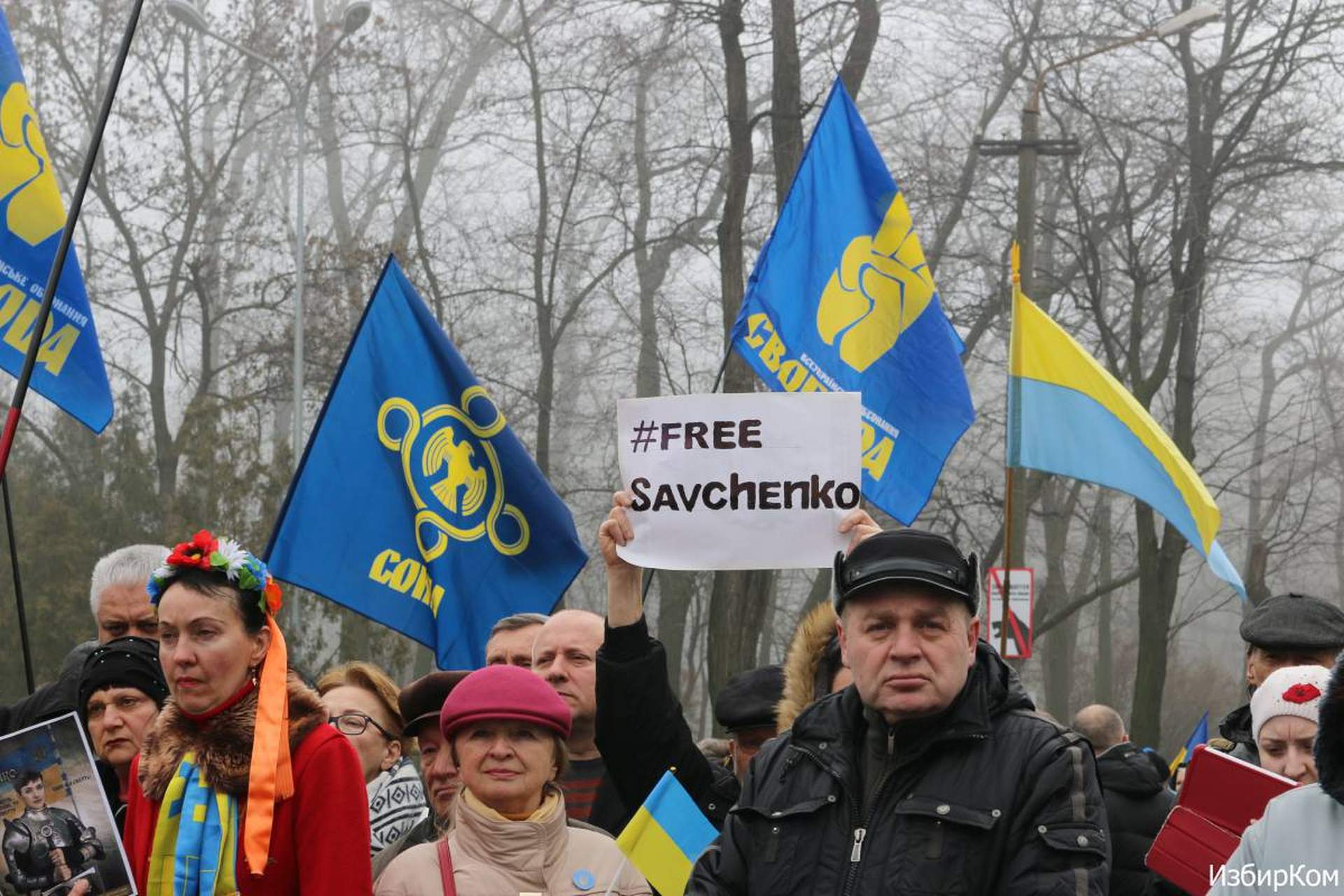 Одесситы принесли цветы к памятнику Шевченко и потребовали освободить Савченко