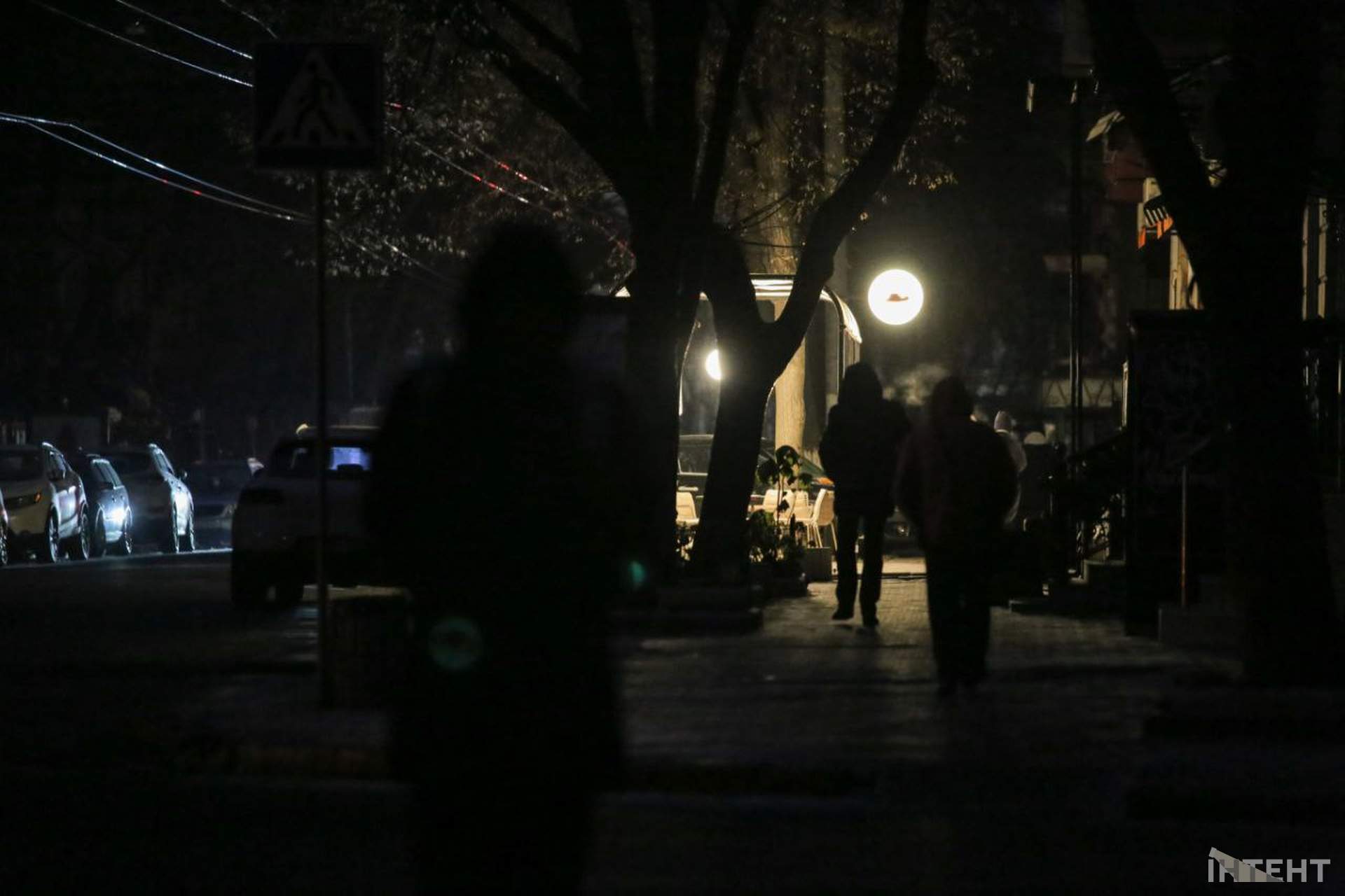 Одеса у темряві: після ракетних ударів місто залишилося без світла