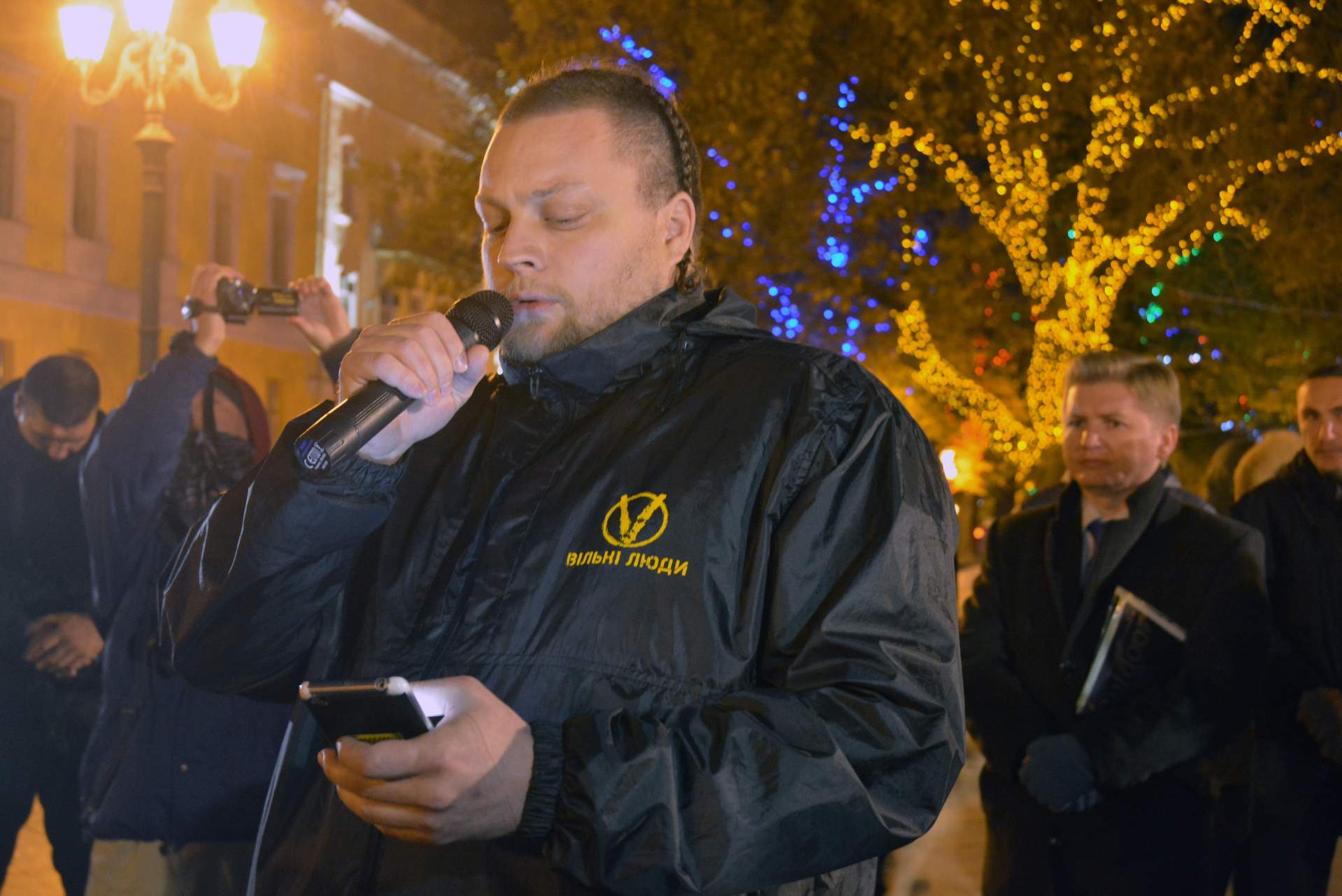 Мітинг-реквієм пам'яті загиблої Аміни Окуєвої