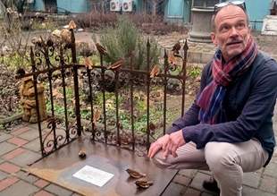 The "Exupéry" of our time told why metal birds appeared in Odesa courtyards