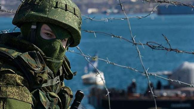 Мрія про море провалилась: росіяни масово тікають з окупованого Криму