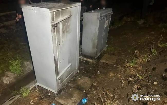 Підпалена релейна шафа. ФОТО: Нацполіція
