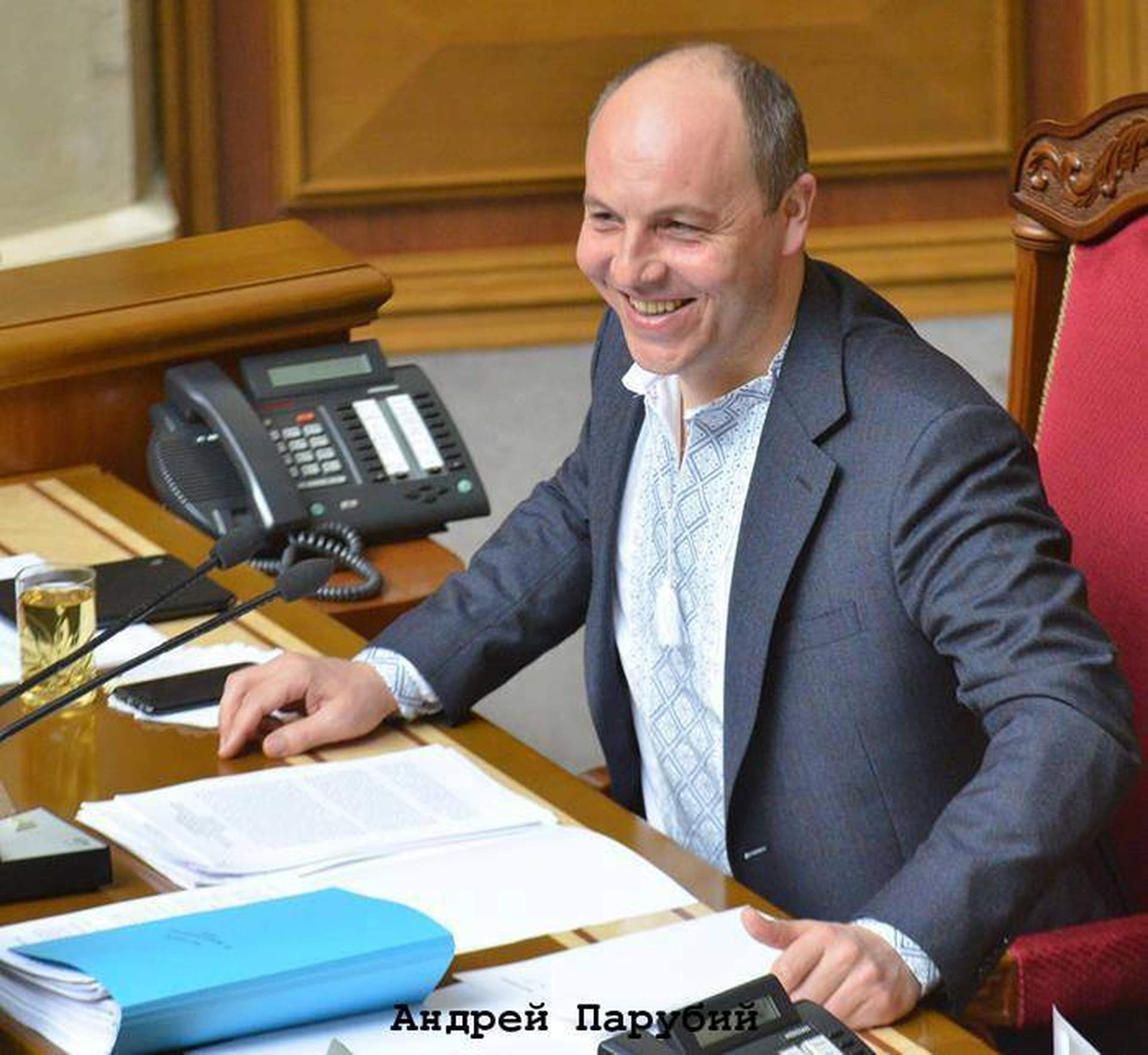 Какие вышиванки выбрали всеукраинские и одесские политики в праздник
