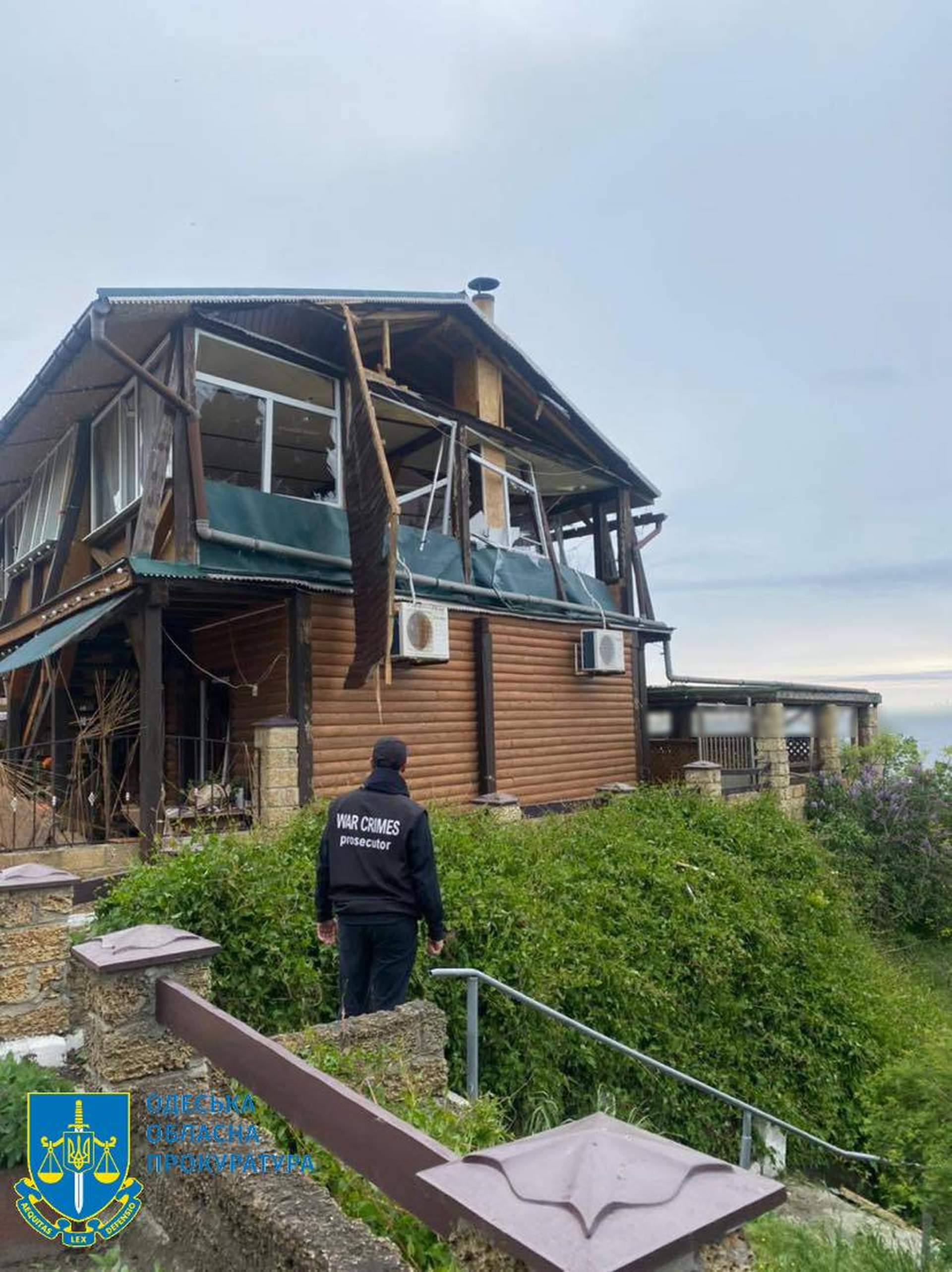 Ворожі ракети знищили базу відпочинку та склад Червоного Хреста на Одещині