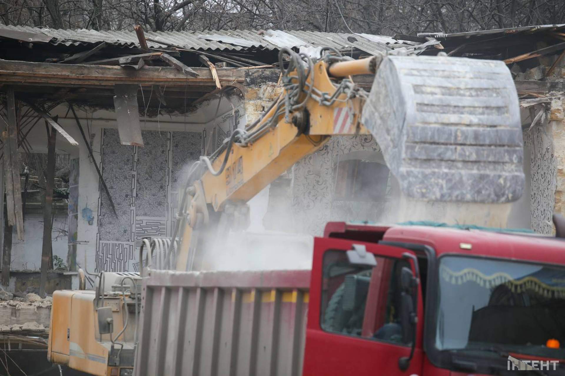 В Одесі знесли будинок, постраждалий від ракетного удару росіян