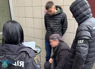 Вимагав 17 тисяч доларів: антикорупціонер погорів на хабарі під Одесою