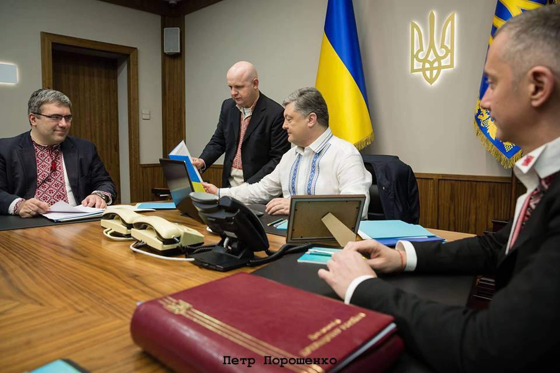 Какие вышиванки выбрали всеукраинские и одесские политики в праздник