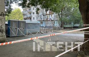 Мешканців пошкодженої дроном дев'ятиповерхівки почали пускати за речами